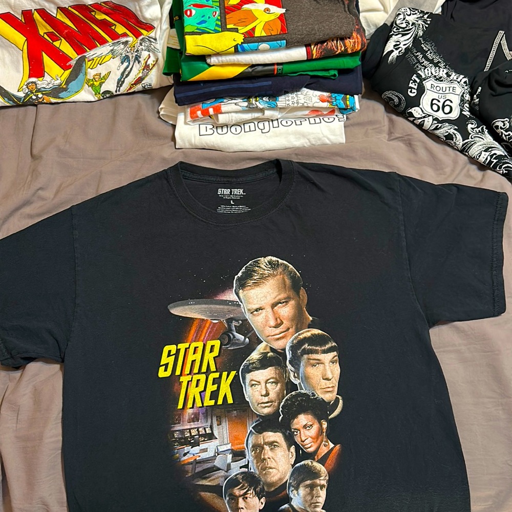 Star Trek 2017 Large Black Graphic T-shirt